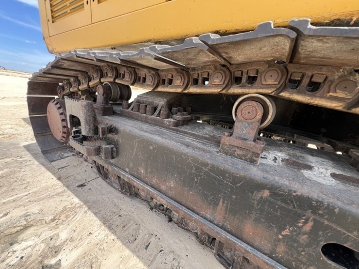 2018-deere-670g-lc-image-30