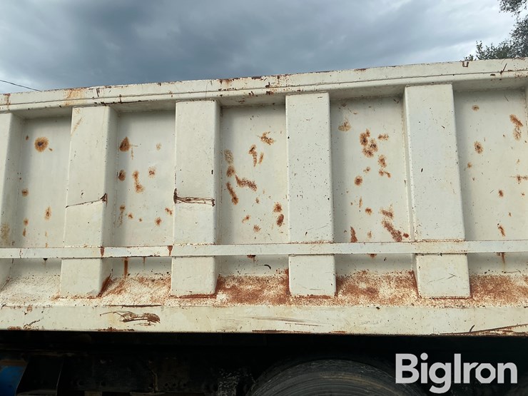 1994-freightliner-fld120-image-10