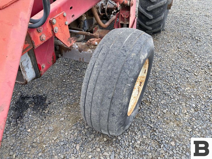 1976-massey-ferguson-245-image-13