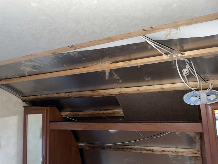 #1378-•-2015-salem-cruise-lite-camper-(no-title)-(of)-image-73