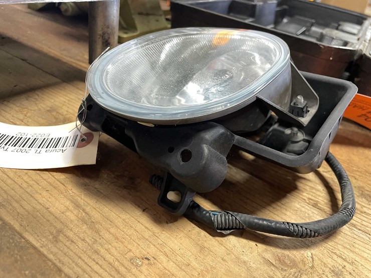 #8511-•-2007-acura-tl-fog-light-(cw)-image-2