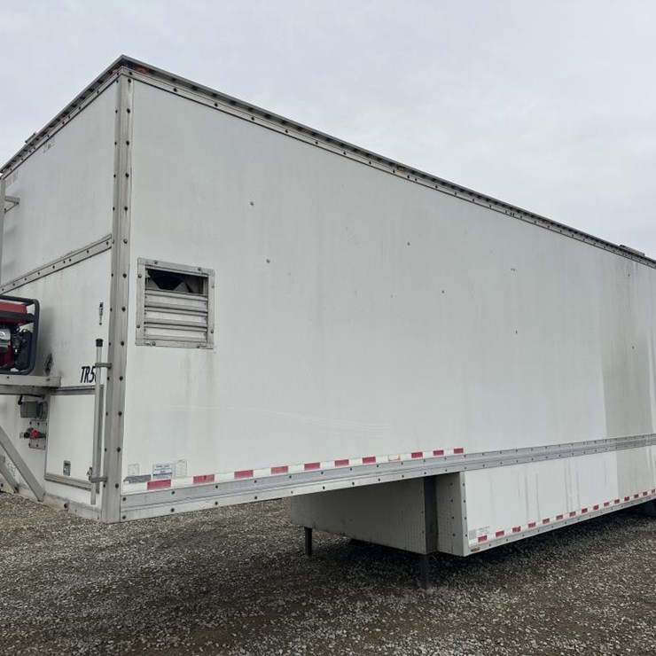 #5004 • 1996 T E Ent. STFRP 2 S 6 Two Car Race Semi Traile