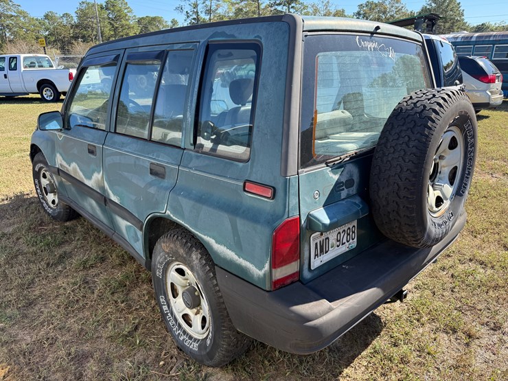 #37-•-#265-•-1996-geo-tracker-multipurpose-vehicle-(mpv)-image-6