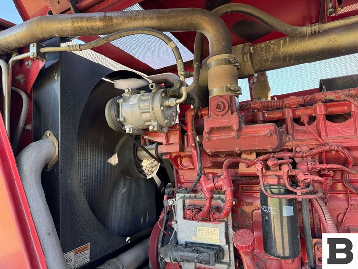 2013-new-holland-h8080-image-47