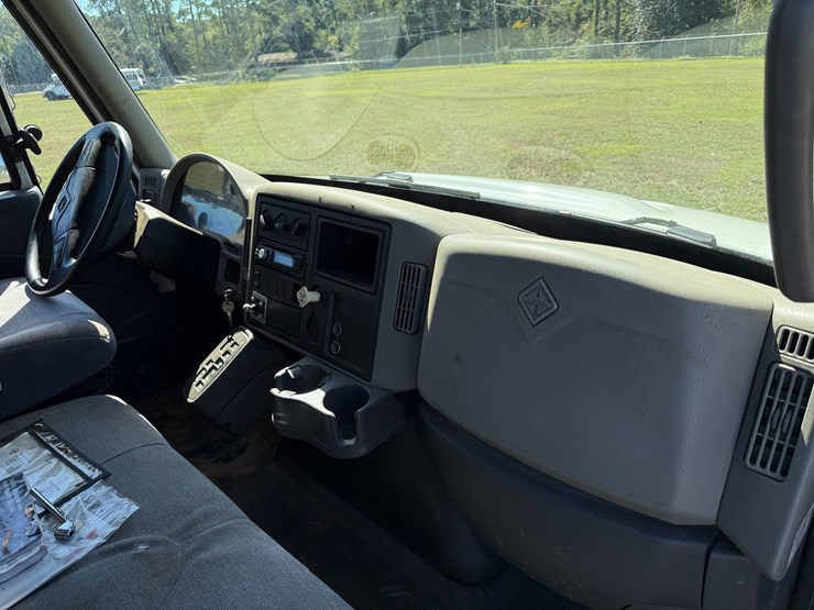 2013-international-durastar-4300-image-22