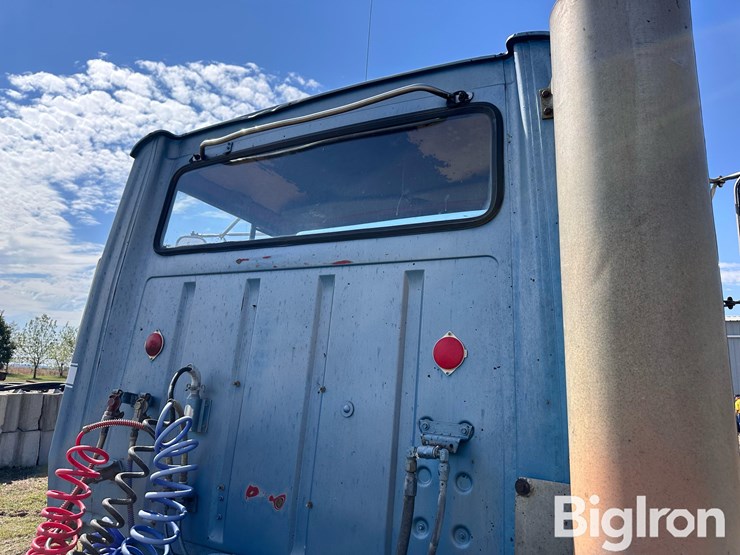 1981-ford-ln9000-image-10