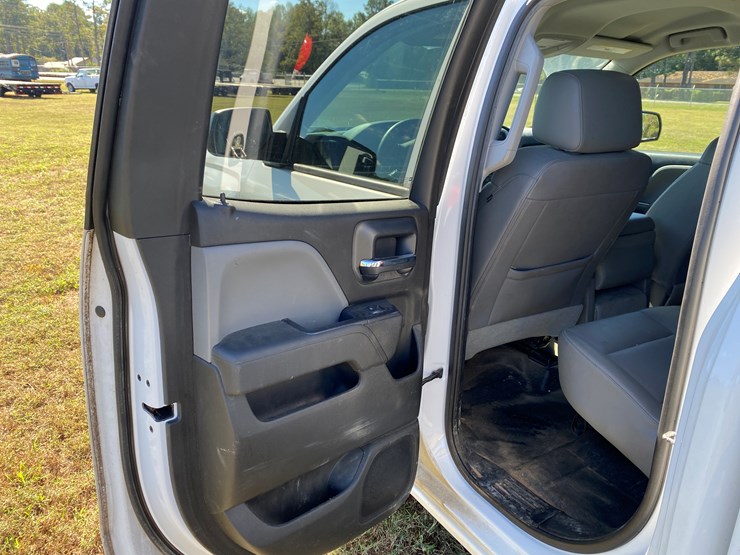 2018-chevrolet-silverado-image-12