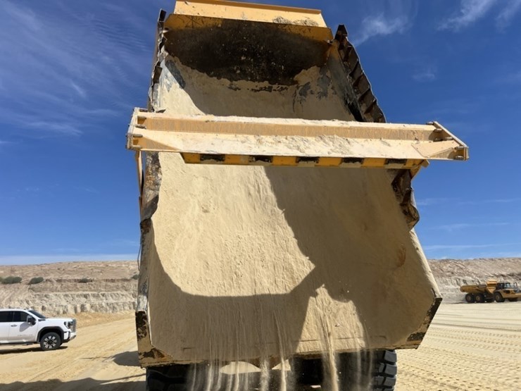 2020-volvo-a60h-image-30