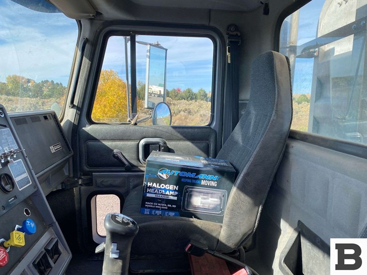 1995-mack-ch613-image-53