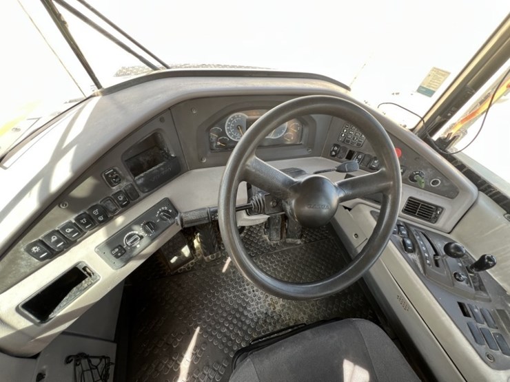 2020-volvo-a60h-image-25