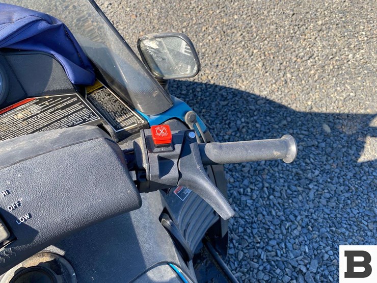 1998-polaris-indy-trail-touring-xlt-snowmobile-image-15