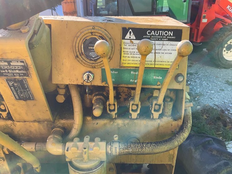 #1365-•-vermeer-m-460-ride-on-trencher-image-42