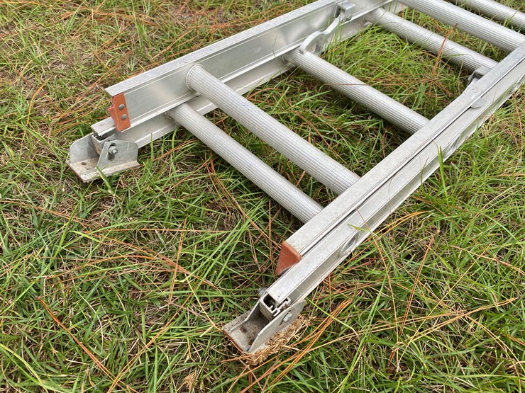 #57-•-#165-•-20-foot-aluminum-extension-ladder-image-2