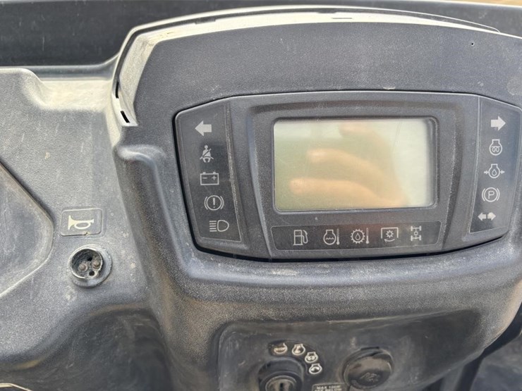 2017-kubota-rtv-x900-image-14