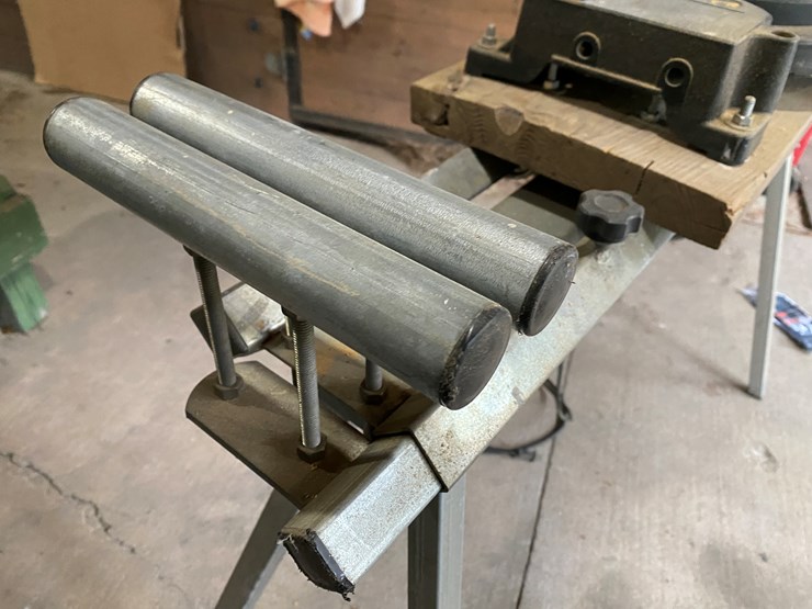 #67-•-#175-•-pro-tech-10-inch-compound-miter-saw-on-expanding-stand-image-4