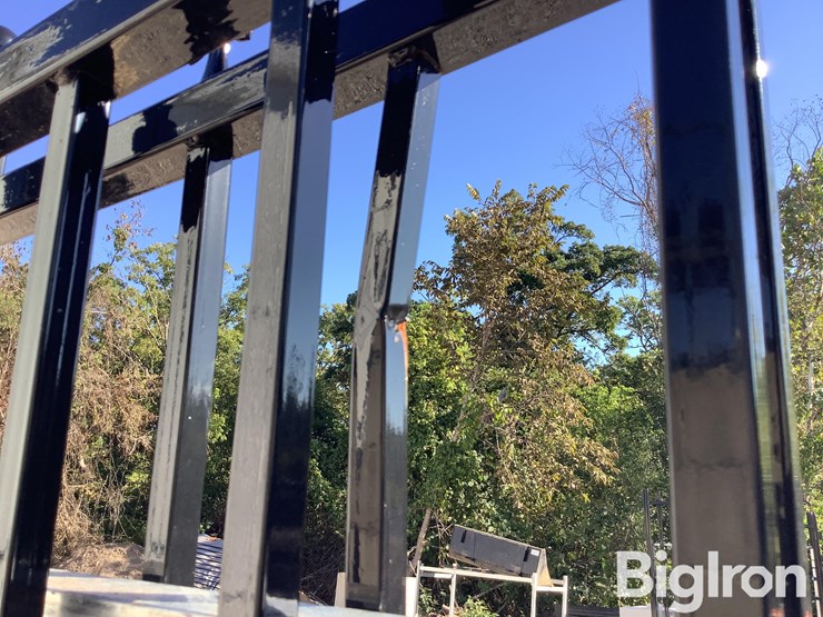 115"-steel-gates-image-18