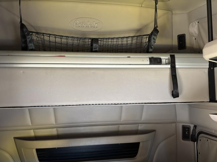 2023-peterbilt-579-image-51