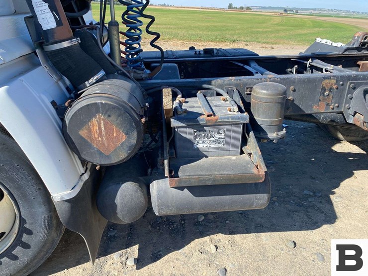 1989-kenworth-22-210-tractor-truck-image-12