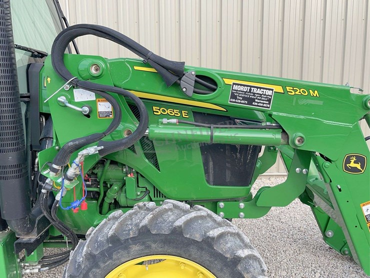 2022-john-deere-5065e-image-21