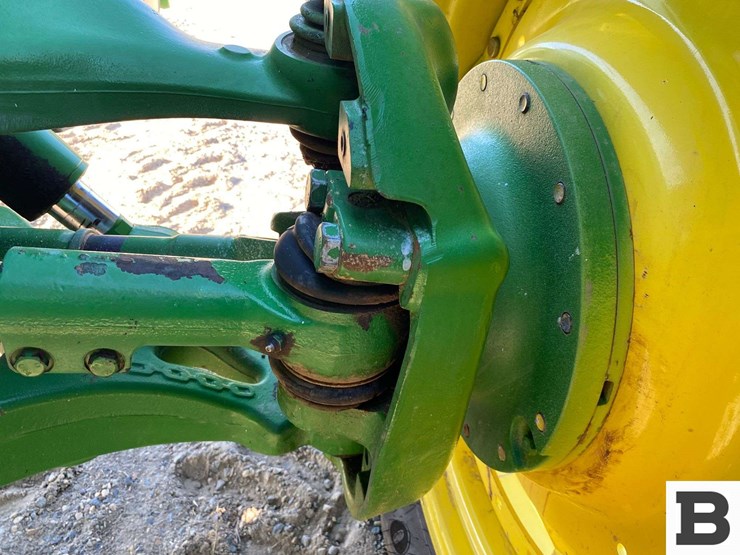 2011-john-deere-8285-tractor-image-43
