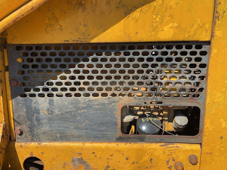 john-deere-450-image-37