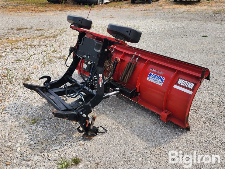 western-ultra-finish-7'-6"-snow-plow-image-6
