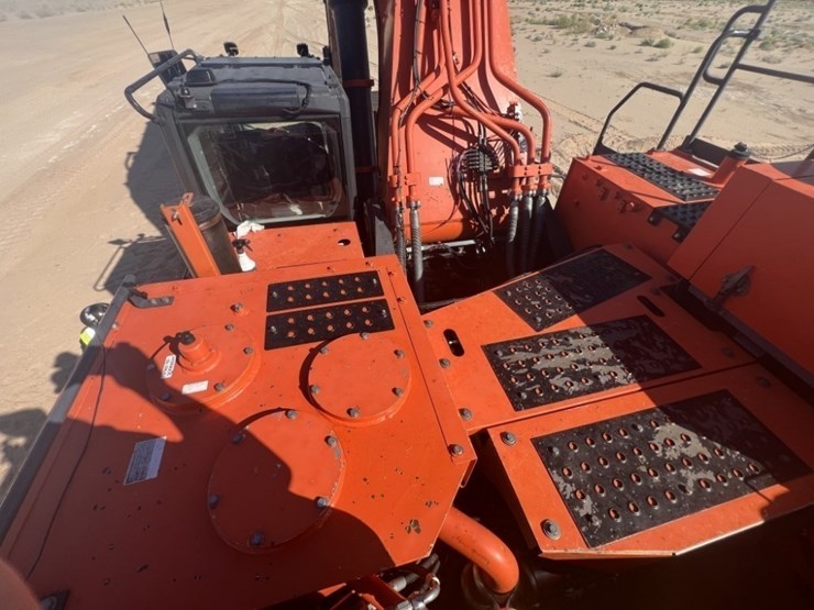 2018-hitachi-zx870-image-51