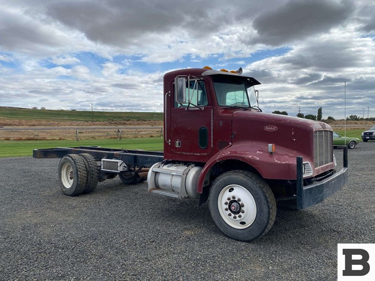 2003-peterbilt-330-image-5