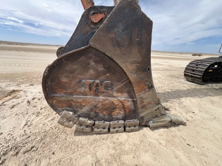 2018-deere-670g-lc-image-10