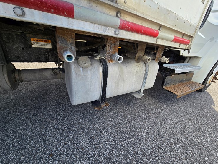 #22329-•-2014-freightliner-m2-106-box-truck-image-94