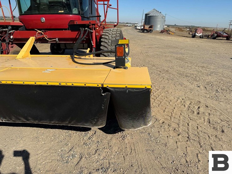 2013-new-holland-h8080-image-10