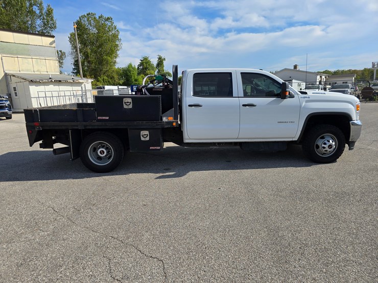2017-gmc-sierra-3500-image-27