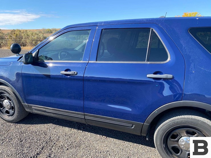 2017-ford-explorer-image-13