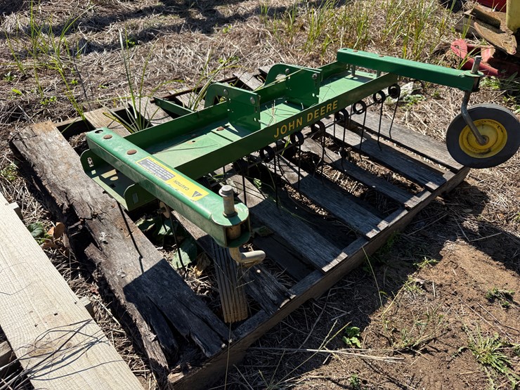 #49-•-#1004-•-john-deere-pine-straw-rake-image-2