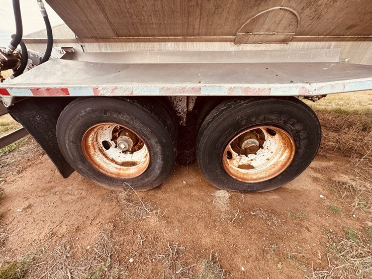 ledwell-feed-trailer-image-11