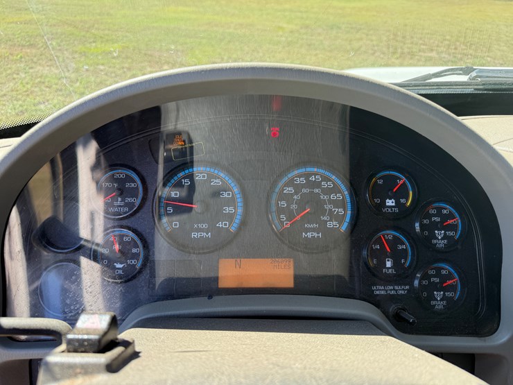 2013-international-durastar-4300-image-39