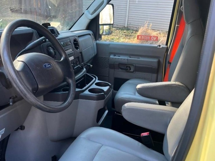 2019-ford-e450-image-12