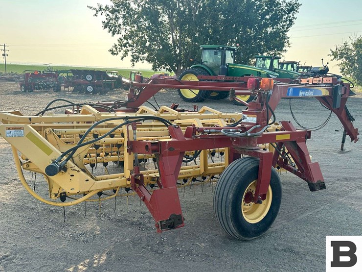 new-holland-216-image-6