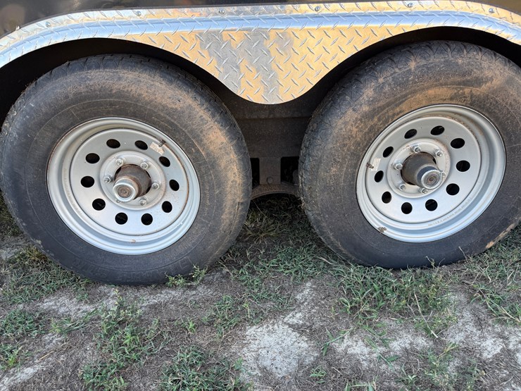 #17-•-#100a-•-food-trailer-image-22