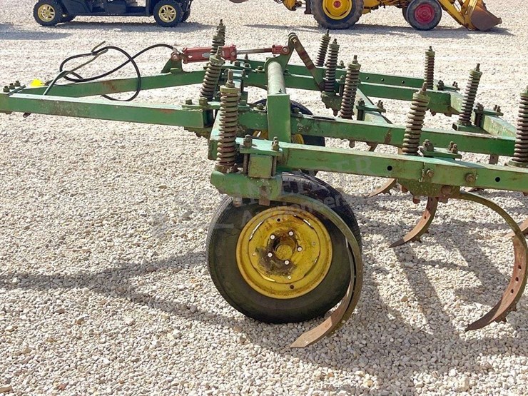 john-deere-10-image-4