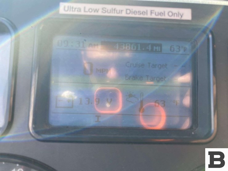 2017-mack-granite-gu713-image-82