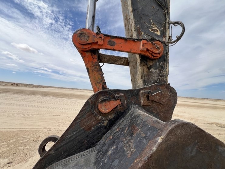 2018-deere-670g-lc-image-11