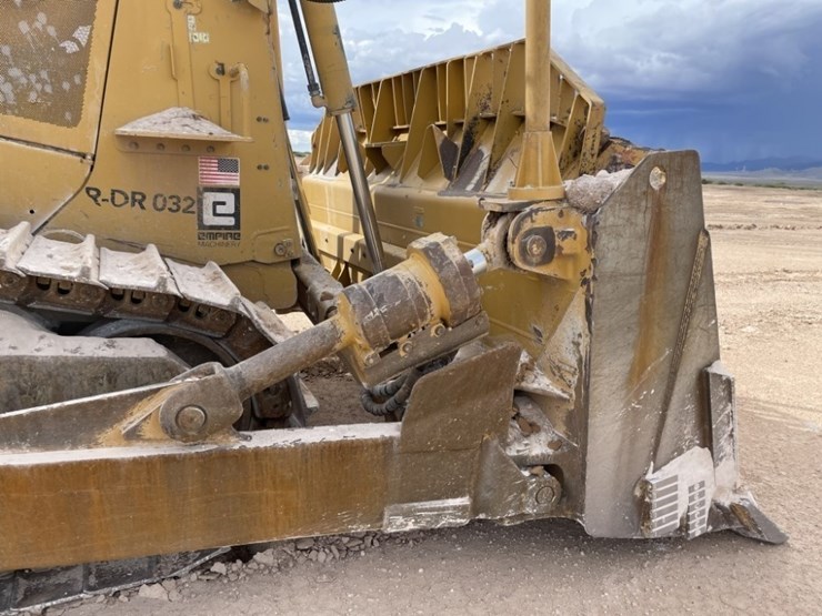 2019-caterpillar-d8t-image-10