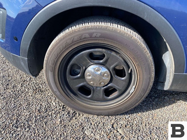 2017-ford-explorer-image-9