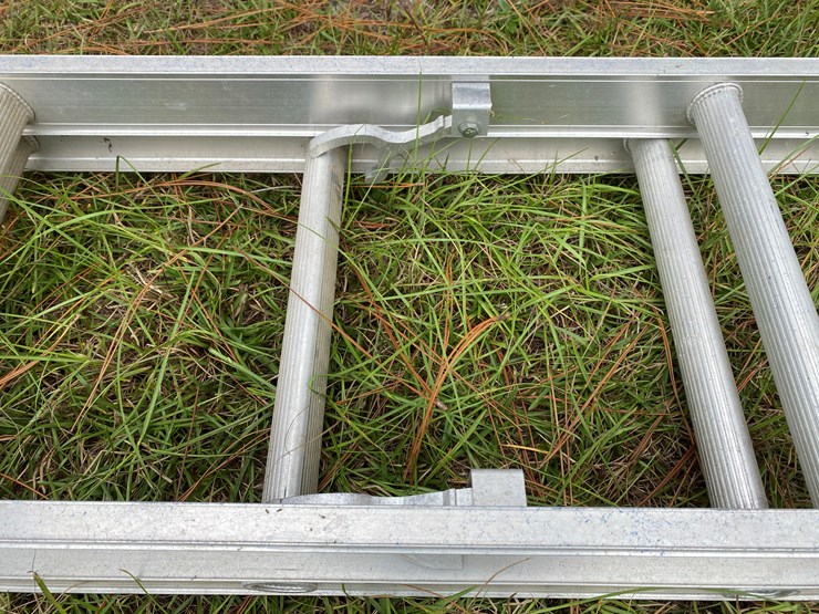 #57-•-#165-•-20-foot-aluminum-extension-ladder-image-3