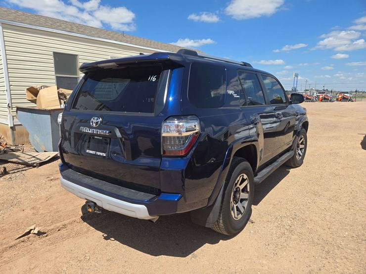 2017-toyota-4-runner-image-3