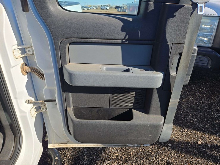 2013-ford-f150-xl-image-9