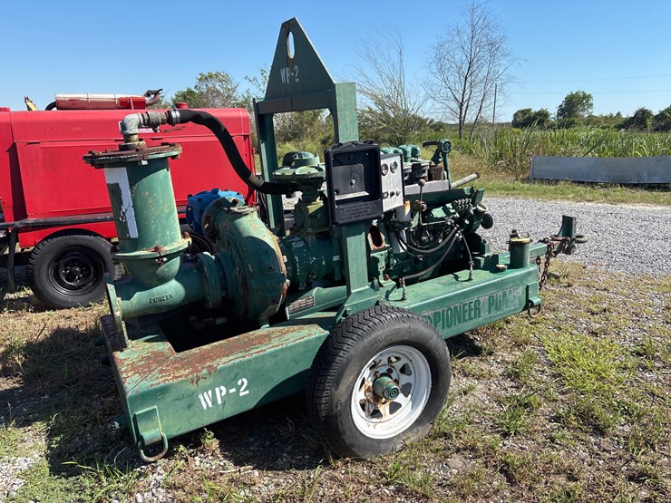 #116-•-trailer-mounted-water-pump-with-diesel-powered-engine-image-1