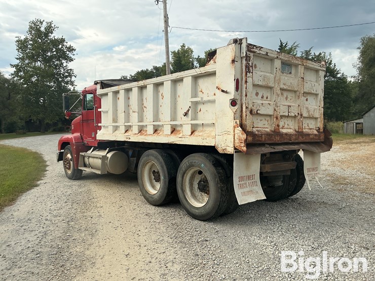 1994-freightliner-fld120-image-7
