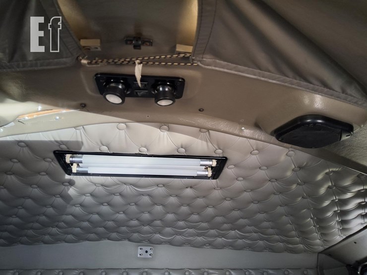 2005-kenworth-w900-image-27